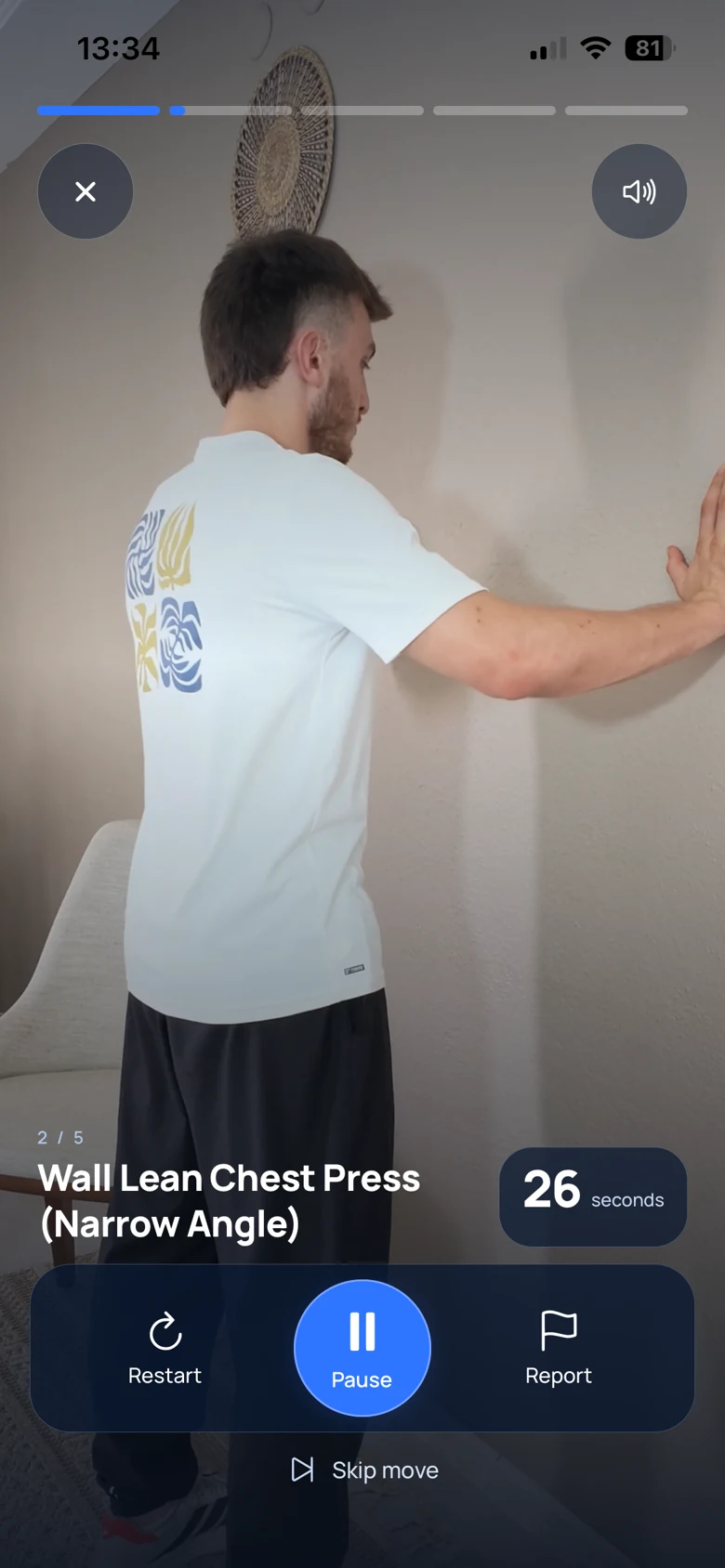 Stappn guided exercise screen with a movement demonstration and session controls.